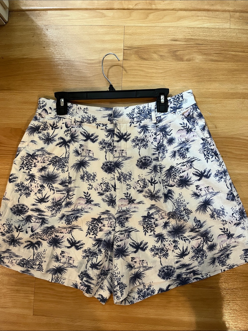 Abercrombie & Fitch Tropical Print High-Waist Bermuda Shorts - Navy White NWT L